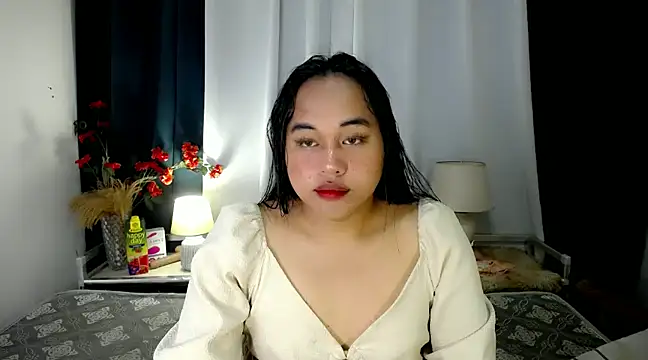 Snapshot of bettina_love chatting on 12-14-24, 11:29 bettina love online show from 12-14-24, 11:29