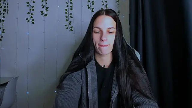 Snapshot of KarlaSim chatting on 10-07-25, 04:37 KarlaSim online show from 10-07-25, 04:37