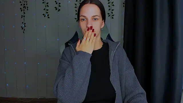 Snapshot of KarlaSim chatting on 10-15-25, 10:26 KarlaSim online show from 10-15-25, 10:26