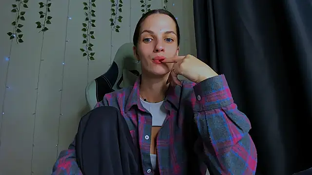 Snapshot of KarlaSim chatting on 11-01-25, 08:55 KarlaSim online show from 11-01-25, 08:55