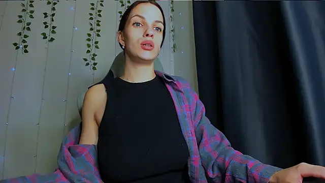 Snapshot of KarlaSim chatting on 11-11-25, 07:25 KarlaSim online show from 11-11-25, 07:25