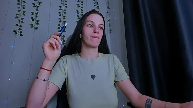 KarlaSim online show from 12-17-25, 09:54