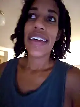 Snapshot of Goldenlace chatting on 12-19-24, 08:13 Goldenlace online show from 12-19-24, 08:13