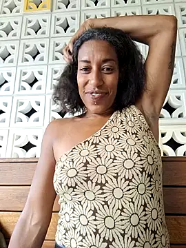 Snapshot of Goldenlace chatting on 12-29-24, 04:05 Goldenlace online show from 12-29-24, 04:05