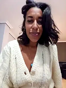 Snapshot of Goldenlace chatting on 01-18-25, 08:19 Goldenlace online show from 01-18-25, 08:19