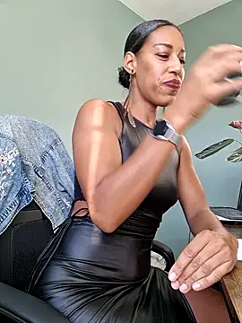 Snapshot of Goldenlace chatting on 02-13-25, 09:20 Goldenlace online show from 02-13-25, 09:20