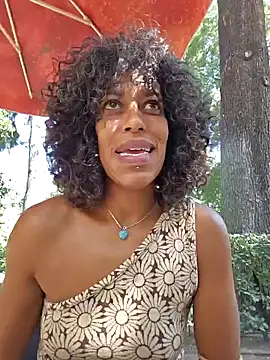 Snapshot of Goldenlace chatting on 09-09-25, 10:59 Goldenlace online show from 09-09-25, 10:59