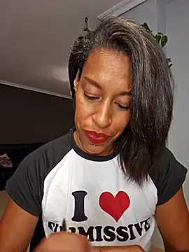 Snapshot of Goldenlace chatting on 09-19-25, 09:15 Goldenlace online show from 09-19-25, 09:15