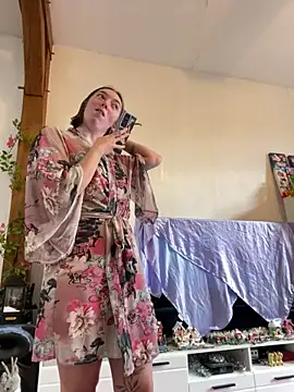 Daisy Michto Officiel online show from 12-17-24, 02:33