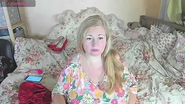 Snapshot of BustyDonnaSexyy chatting on 02-25-26, 05:00 BustyDonnaSexyy online show from 02-25-26, 05:00