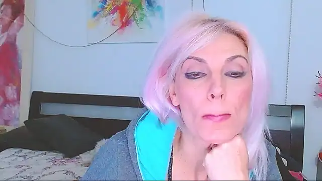 Snapshot of HoneyLara chatting on 02-22-25, 11:03 HoneyLara online show from 02-22-25, 11:03