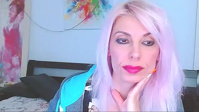 Snapshot of HoneyLara chatting on 02-28-25, 03:26 HoneyLara online show from 02-28-25, 03:26