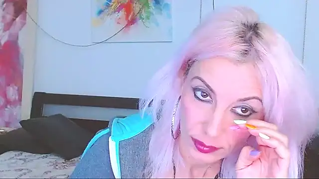 Snapshot of HoneyLara chatting on 02-28-25, 09:01 HoneyLara online show from 02-28-25, 09:01