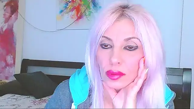 Snapshot of HoneyLara chatting on 03-01-25, 09:04 HoneyLara online show from 03-01-25, 09:04