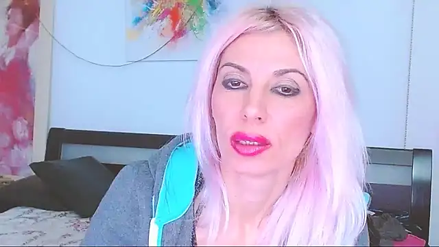 Snapshot of HoneyLara chatting on 03-02-25, 06:16 HoneyLara online show from 03-02-25, 06:16