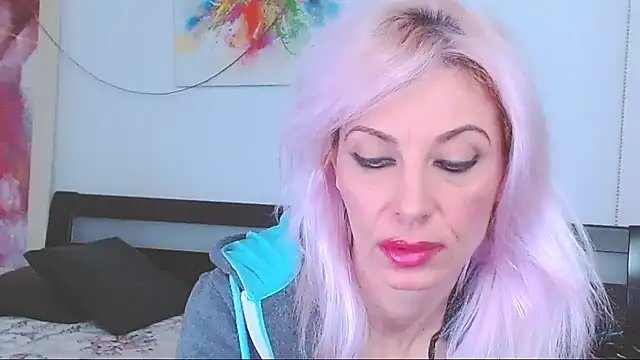 Snapshot of HoneyLara chatting on 03-02-25, 07:45 HoneyLara online show from 03-02-25, 07:45