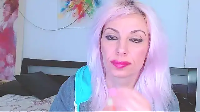 Snapshot of HoneyLara chatting on 03-03-25, 01:53 HoneyLara online show from 03-03-25, 01:53