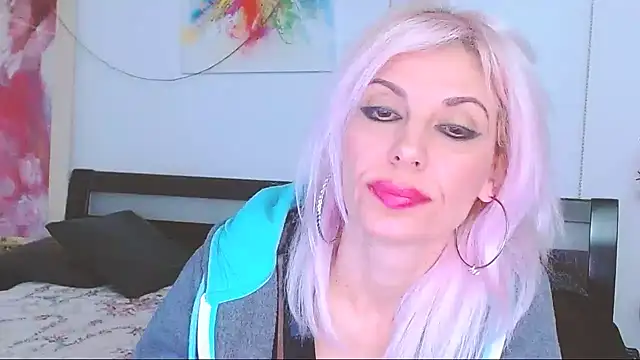 Snapshot of HoneyLara chatting on 03-04-25, 05:53 HoneyLara online show from 03-04-25, 05:53