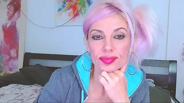 Snapshot of HoneyLara chatting on 03-06-25, 04:08 HoneyLara online show from 03-06-25, 04:08