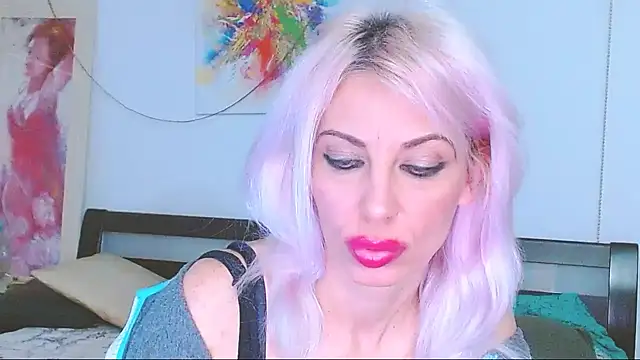 Snapshot of HoneyLara chatting on 03-16-25, 02:10 HoneyLara online show from 03-16-25, 02:10