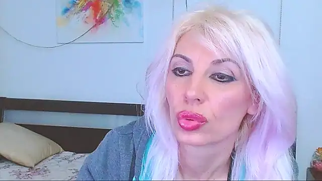 Snapshot of HoneyLara chatting on 03-21-25, 02:28 HoneyLara online show from 03-21-25, 02:28