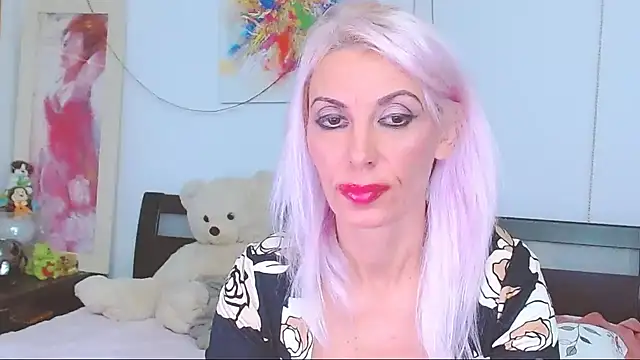 Snapshot of HoneyLara chatting on 10-02-25, 08:27 HoneyLara online show from 10-02-25, 08:27