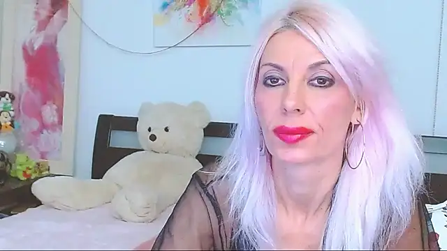 Snapshot of HoneyLara chatting on 10-14-25, 09:26 HoneyLara online show from 10-14-25, 09:26