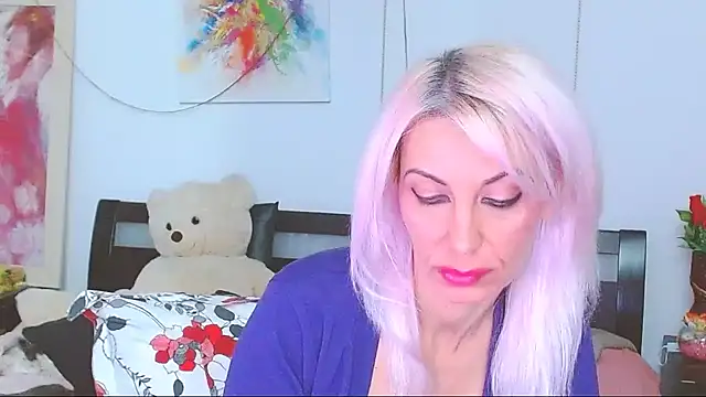 Snapshot of HoneyLara chatting on 11-03-25, 10:32 HoneyLara online show from 11-03-25, 10:32