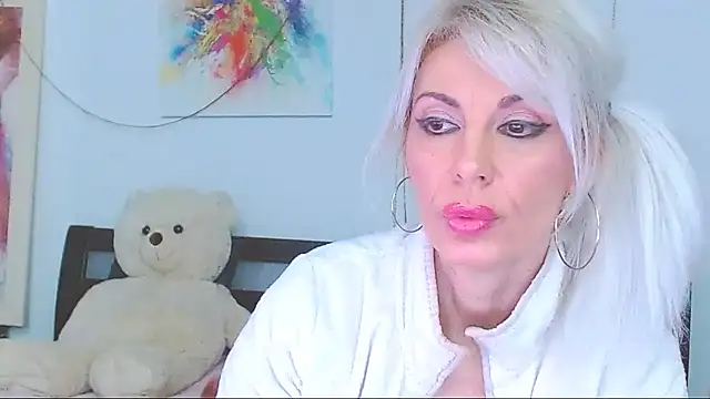 HoneyLara online show from 02-23-26, 11:35