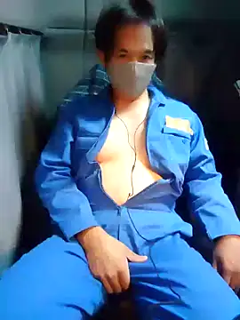 Snapshot of tarou08700870 chatting on 11-24-25, 05:01 tarou08700870 online show from 11-24-25, 05:01