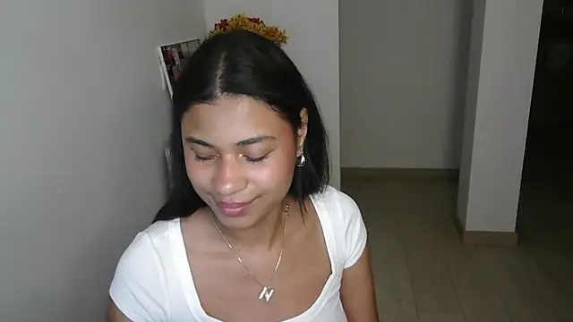 Snapshot of dark_enchantress_ chatting on 01-16-25, 02:19 dark enchantress online show from 01-16-25, 02:19