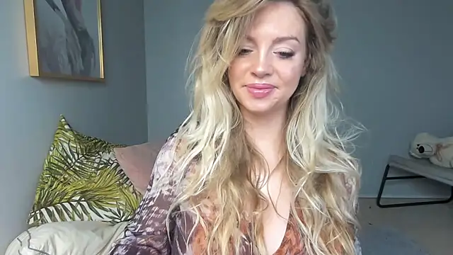 Snapshot of BelieveinEmliy chatting on 01-02-25, 09:22 BelieveinEmliy online show from 01-02-25, 09:22