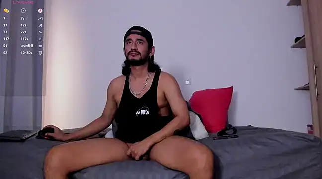 Snapshot of Cloudy_pigDude chatting on 02-24-25, 04:26 Cloudy pigDude online show from 02-24-25, 04:26