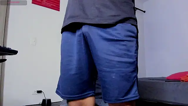 Snapshot of Cloudy_pigDude chatting on 03-13-25, 06:05 Cloudy pigDude online show from 03-13-25, 06:05