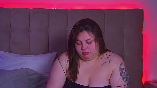 Snapshot of LillianKim chatting on 02-07-25, 06:45 LillianKim online show from 02-07-25, 06:45