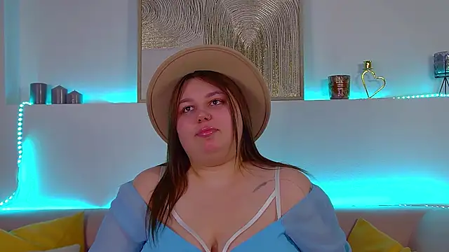 Snapshot of LillianKim chatting on 03-01-25, 04:58 LillianKim online show from 03-01-25, 04:58