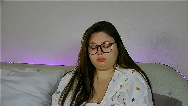 Snapshot of LillianKim chatting on 09-25-25, 06:33 LillianKim online show from 09-25-25, 06:33