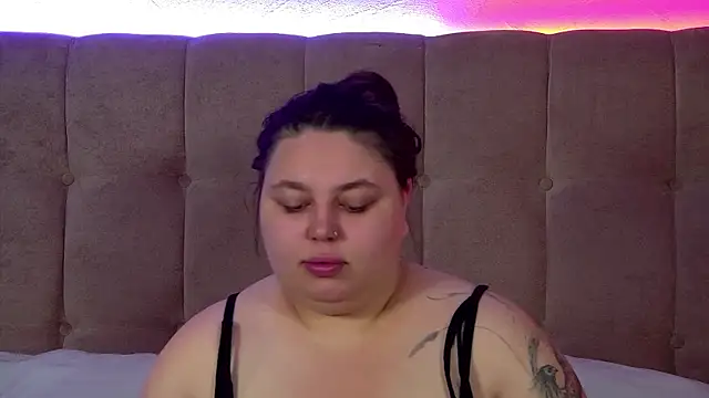 Snapshot of LillianKim chatting on 10-12-25, 06:34 LillianKim online show from 10-12-25, 06:34