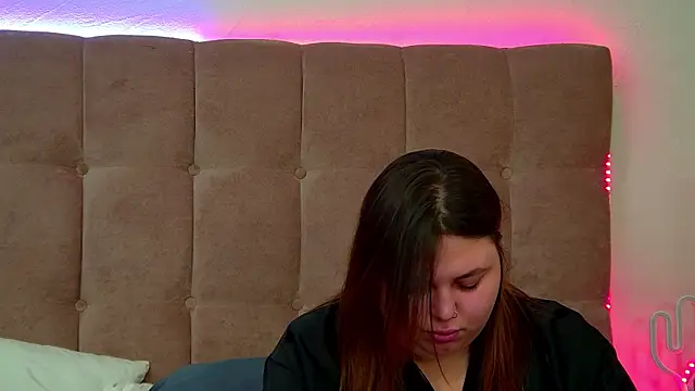 Snapshot of LillianKim chatting on 10-22-25, 06:40 LillianKim online show from 10-22-25, 06:40