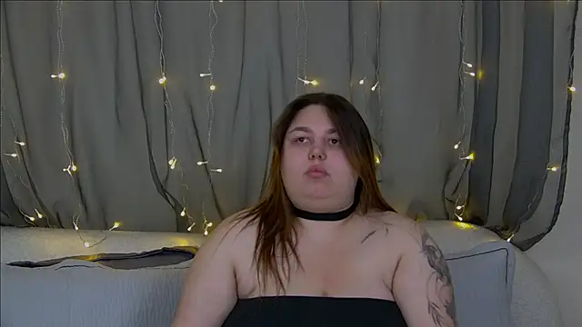 Snapshot of LillianKim chatting on 10-30-25, 06:30 LillianKim online show from 10-30-25, 06:30