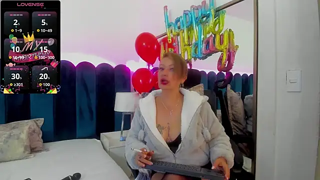 marianaaguii online show from 10-01-25, 02:01