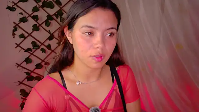 -Camila  online show from 12-19-25, 03:41