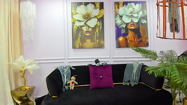 Snapshot of Awww_Ella chatting on 10-31-25, 11:00 Awww Ella online show from 10-31-25, 11:00