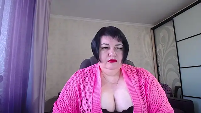 Snapshot of JuicyLady_Di chatting on 02-02-25, 05:21 JuicyLady Di online show from 02-02-25, 05:21