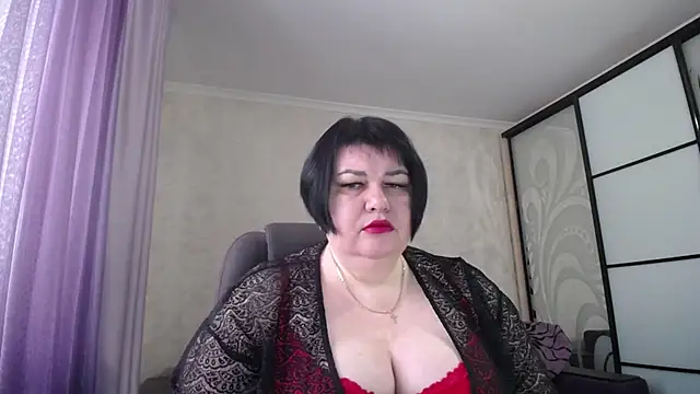 Snapshot of JuicyLady_Di chatting on 02-06-25, 06:08 JuicyLady Di online show from 02-06-25, 06:08