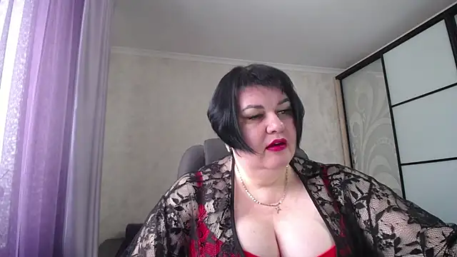 Snapshot of JuicyLady_Di chatting on 02-08-25, 06:54 JuicyLady Di online show from 02-08-25, 06:54