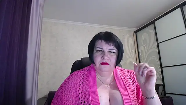 Snapshot of JuicyLady_Di chatting on 02-09-25, 03:12 JuicyLady Di online show from 02-09-25, 03:12