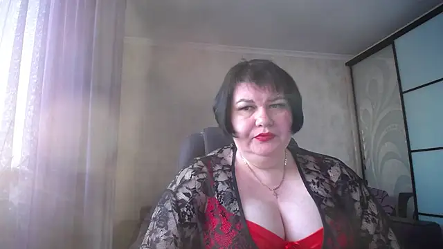 Snapshot of JuicyLady_Di chatting on 02-14-25, 05:41 JuicyLady Di online show from 02-14-25, 05:41