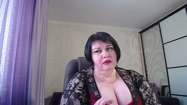 Snapshot of JuicyLady_Di chatting on 02-23-25, 02:57 JuicyLady Di online show from 02-23-25, 02:57