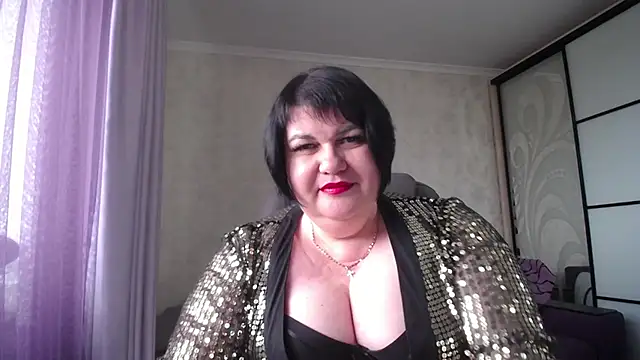Snapshot of JuicyLady_Di chatting on 03-05-25, 12:33 JuicyLady Di online show from 03-05-25, 12:33